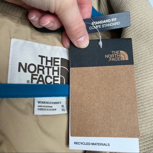 NWT The North Face Sylvester Beige Snap Front Ribbed Collar Vest - Picture 9 of 16
